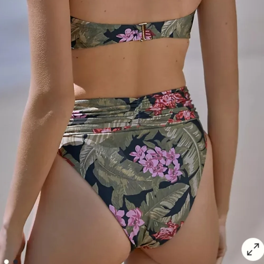 Beach Riot Bikini Set - Picture 2 of 4